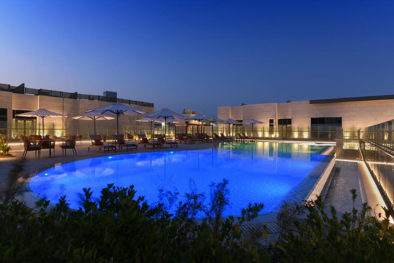Le Mirage Walk