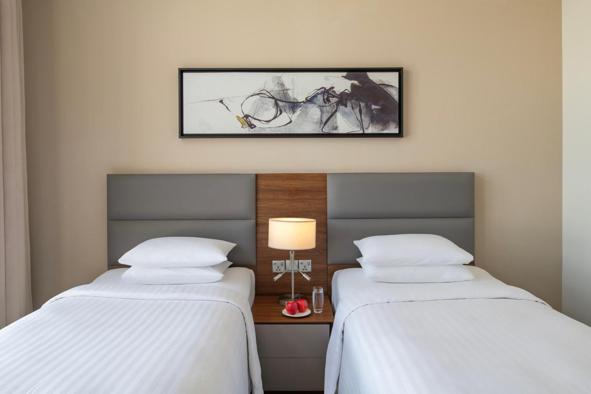Le Mirage Walk Apartment