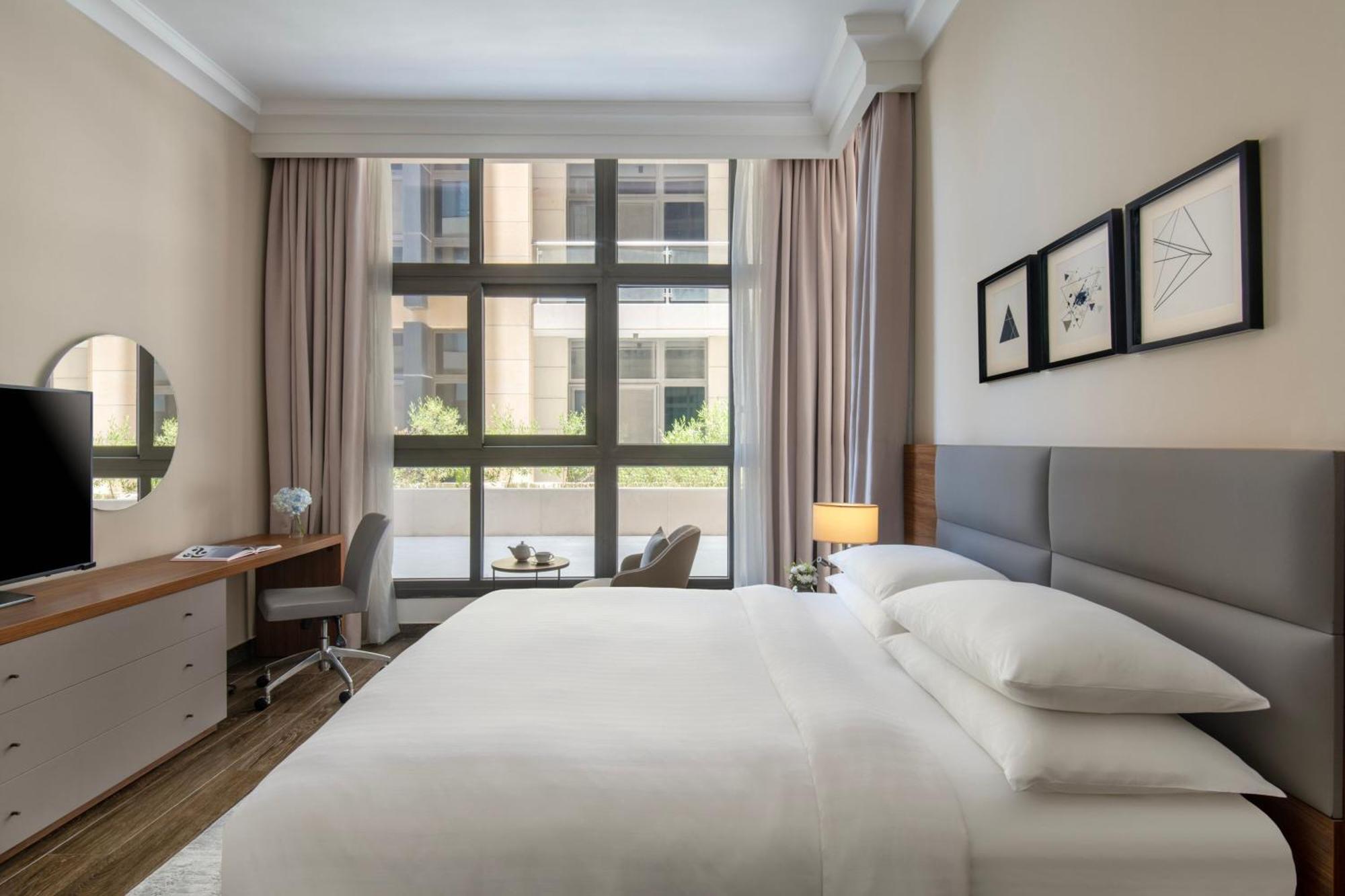 Marriott Executive Doha, Le Mirage Walk