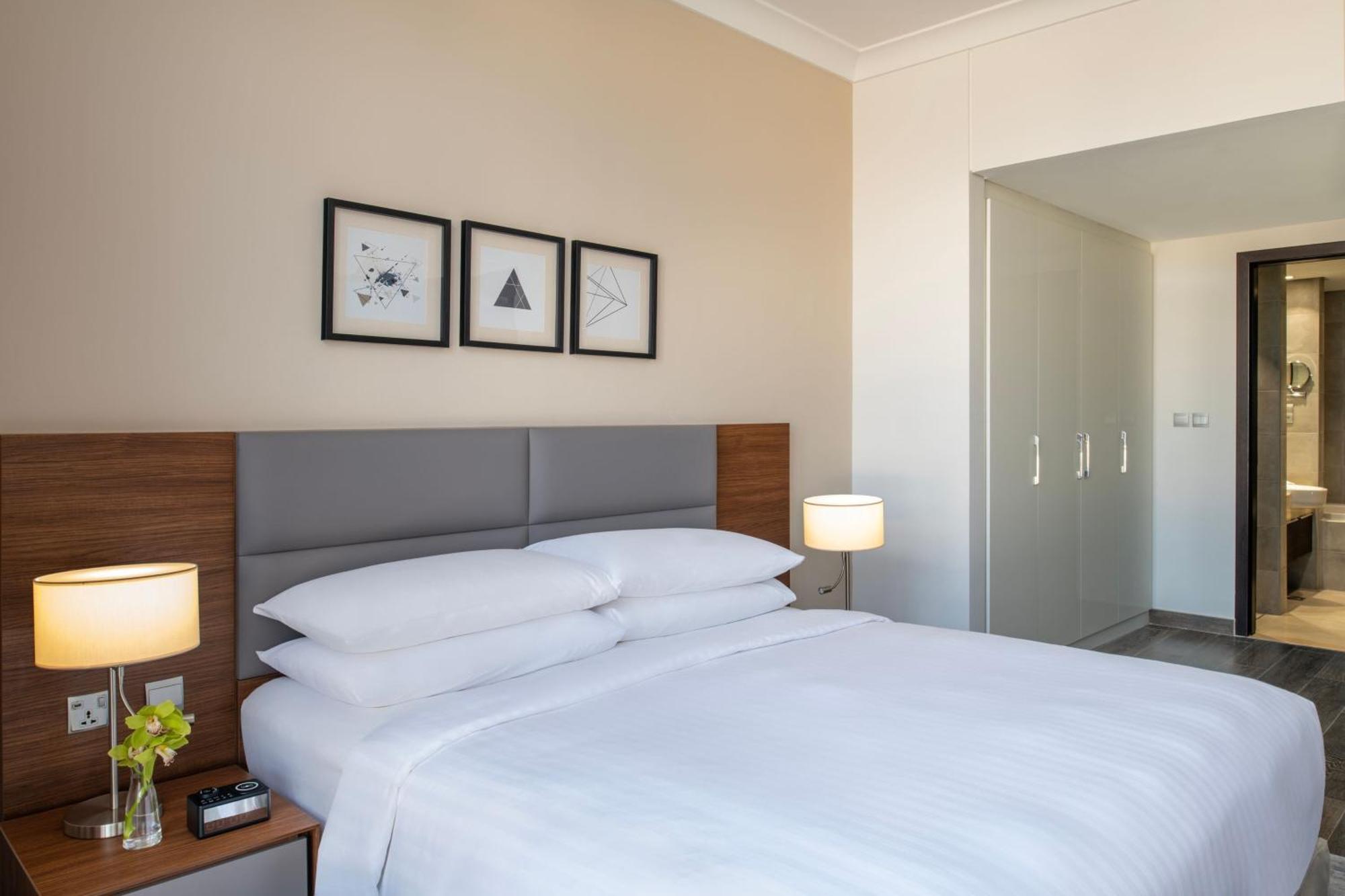 Апарт-готель Marriott Executive Doha, Le Mirage Walk Доха