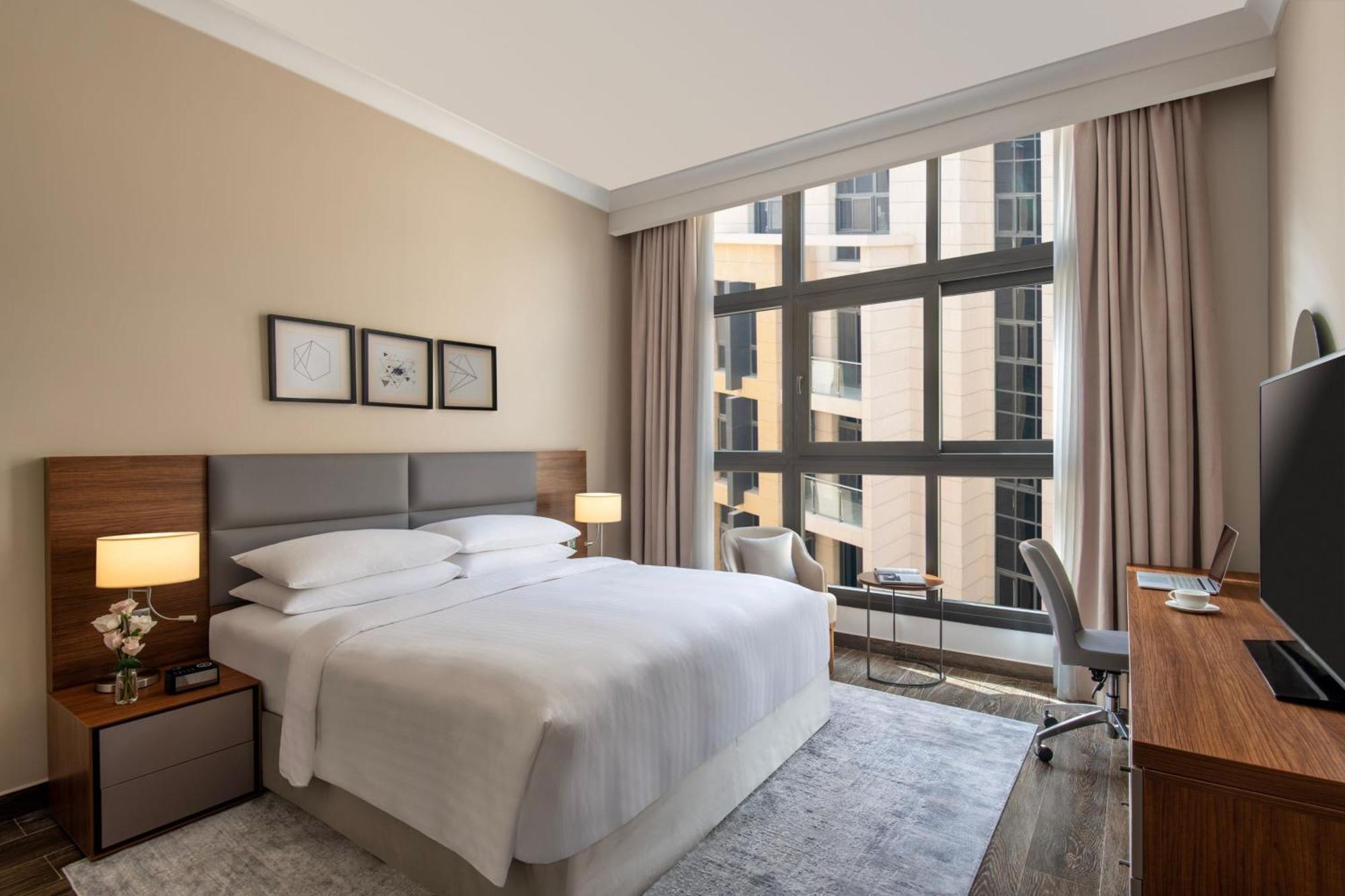 Marriott Executive Doha, Le Mirage Walk