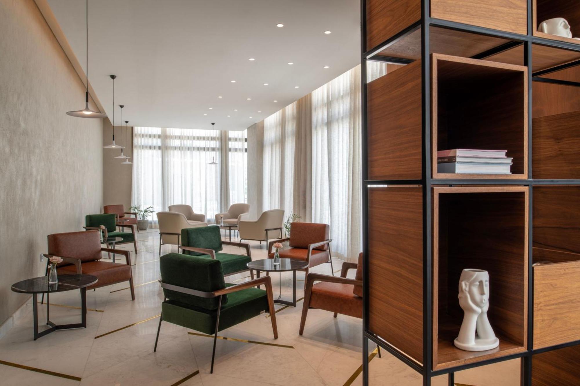 होटल के अलावा Marriott Executive Doha, Le Mirage Walk *