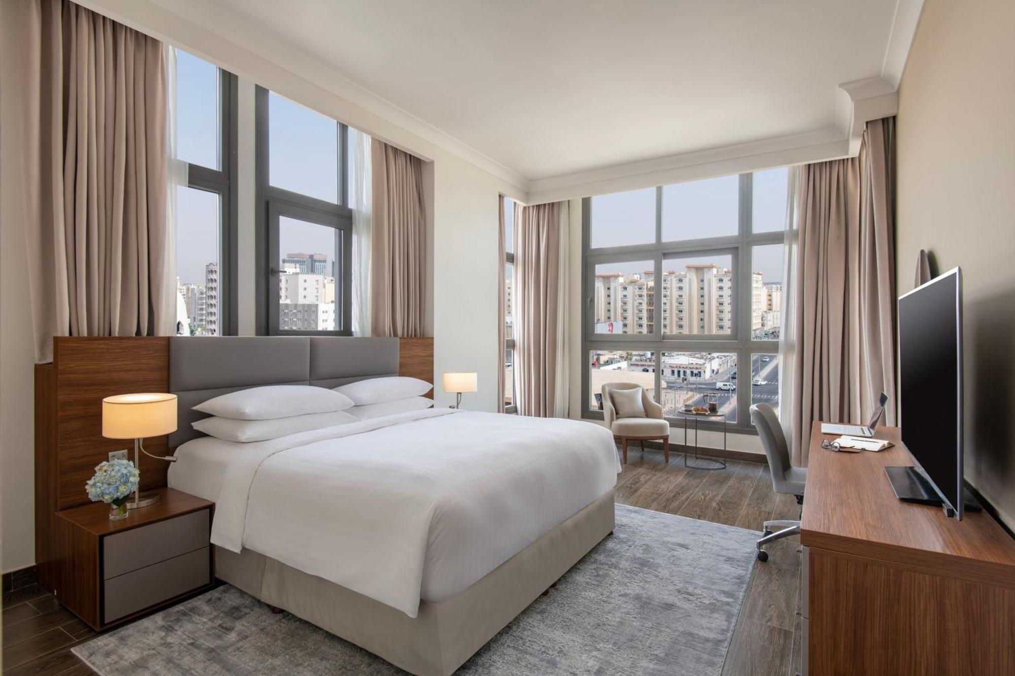 होटल के अलावा Marriott Executive Doha, Le Mirage Walk *