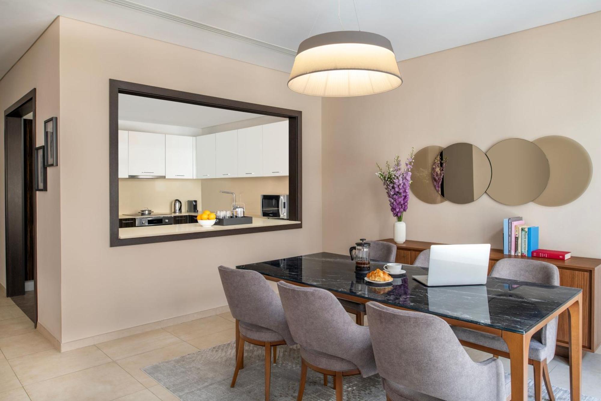 Marriott Executive Doha, Le Mirage Walk