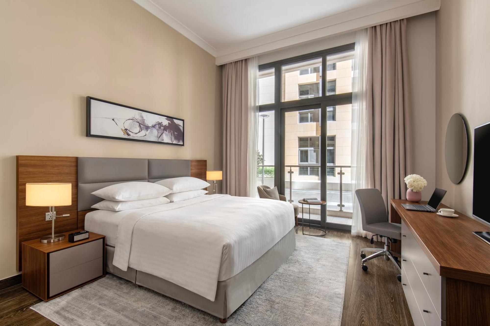 Marriott Executive Doha, Le Mirage Walk होटल के अलावा